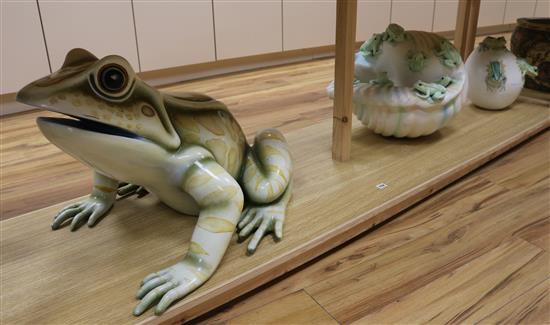 Sergio Bustamante, three frog sculptures